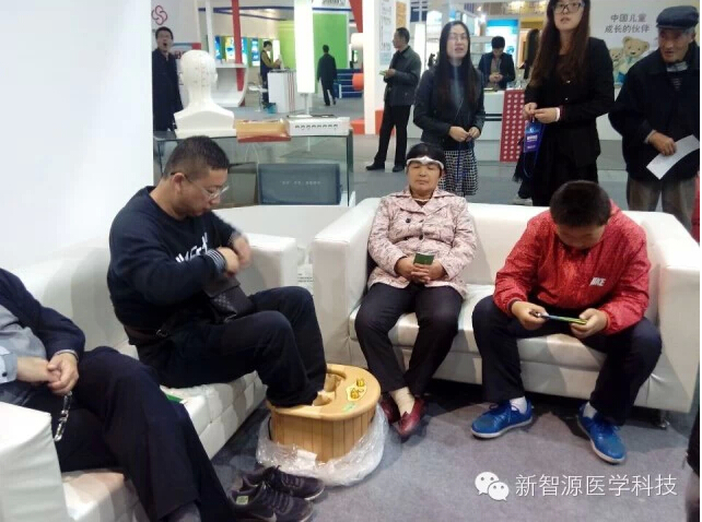 第五届医博会圆满谢幕，新智源头痛治疗仪大卖